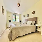 Magnolia House *