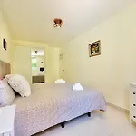 Magnolia House Apartment