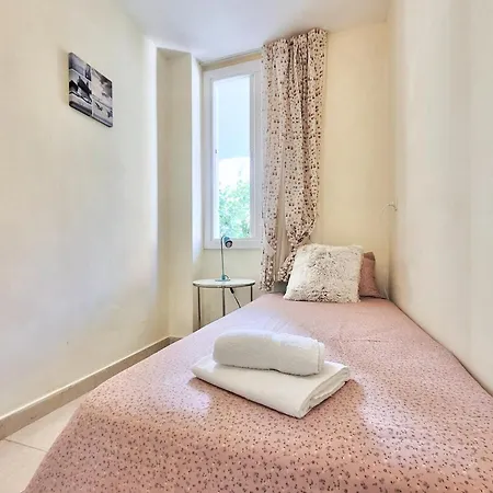 Magnolia House アパート